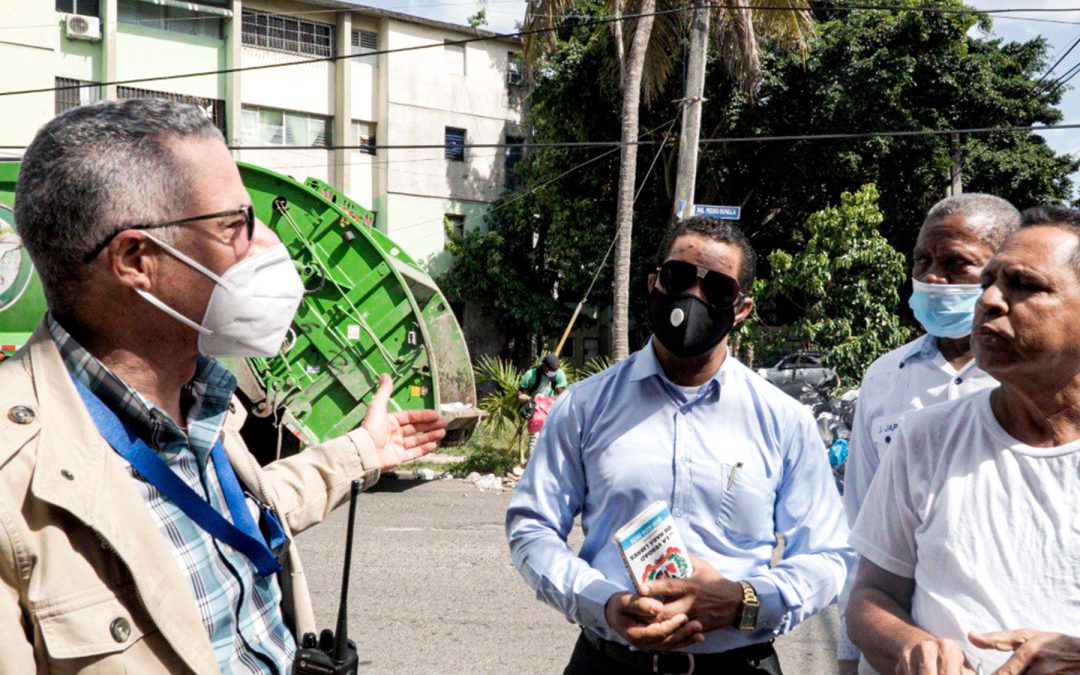 Manuel Jiménez da plazo a empresa de recogida de basura para que se retire de Santo Domingo Este